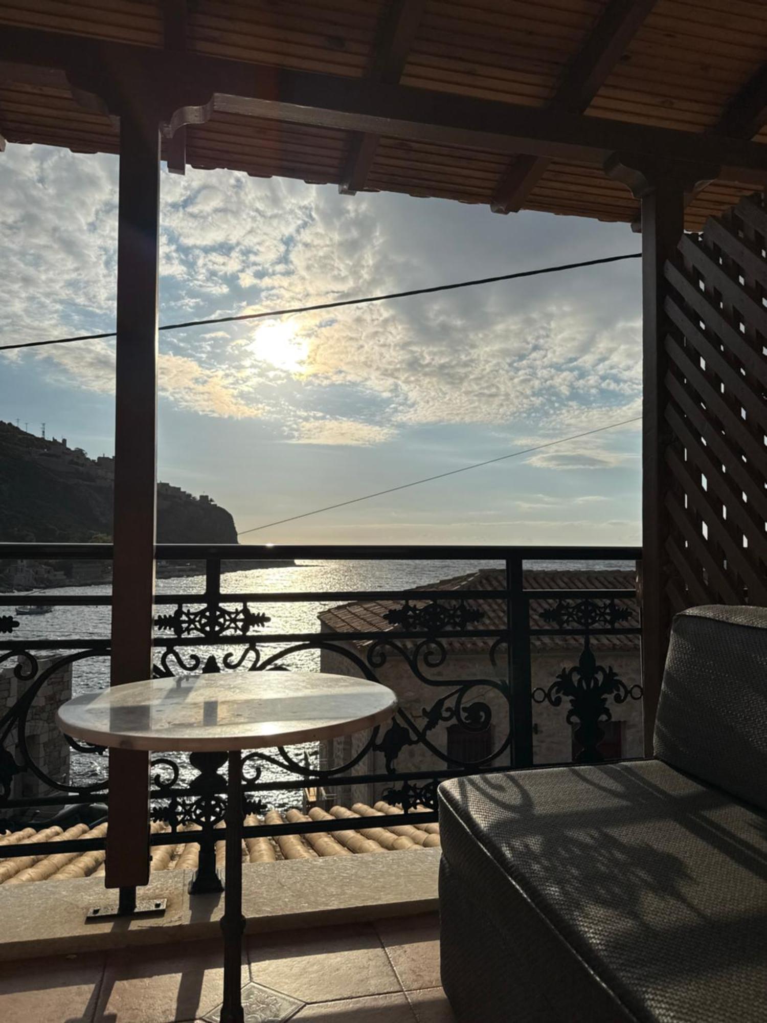 Limeni Studios Buitenkant foto